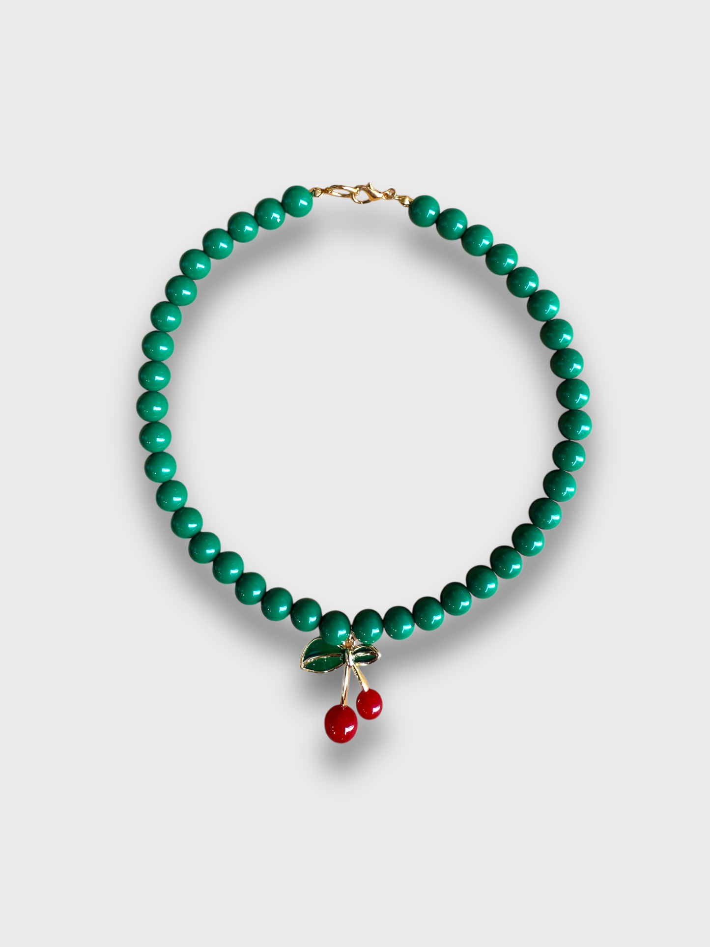 COLLAR VERDE DIJE CEREZA
