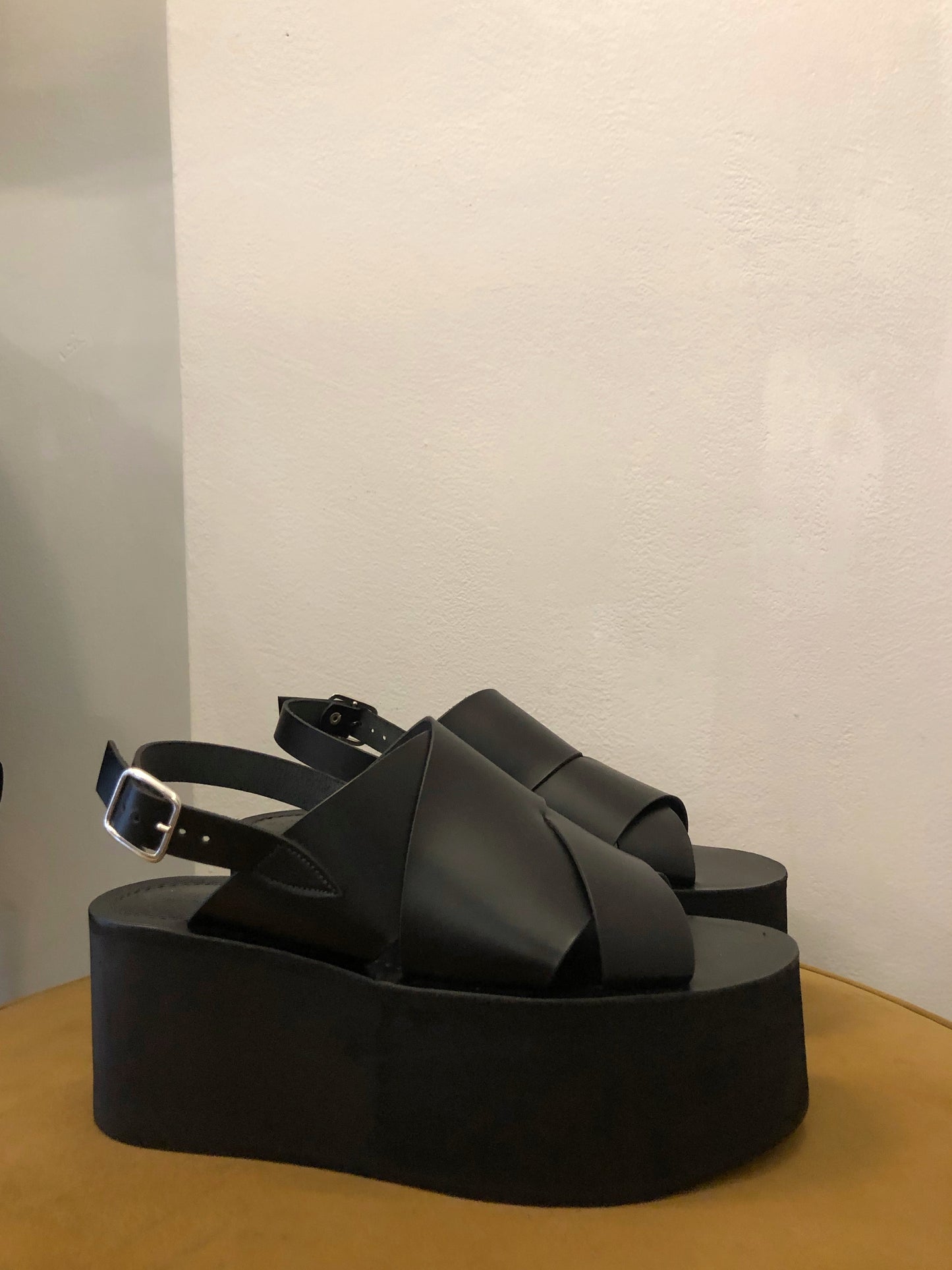 PLATAFORMA FIRST / BLACK