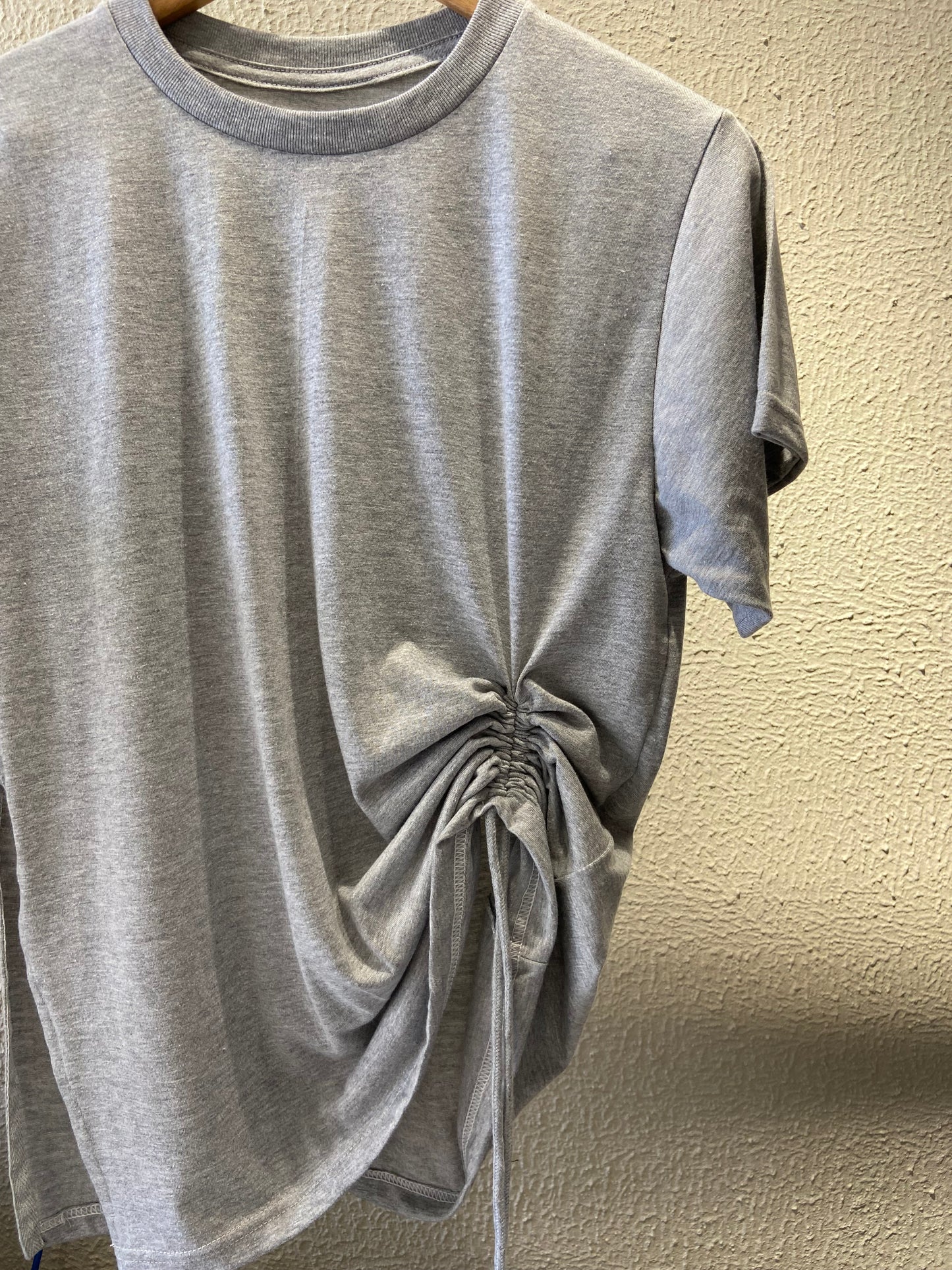 T-SHIRT / RUCHE - GRAY