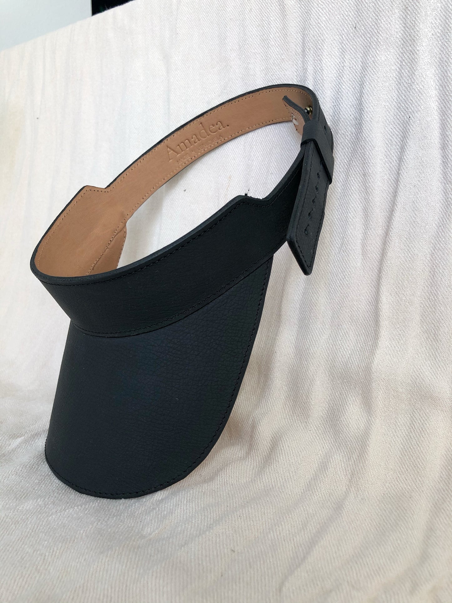 VISERA DE CUERO - BLACK