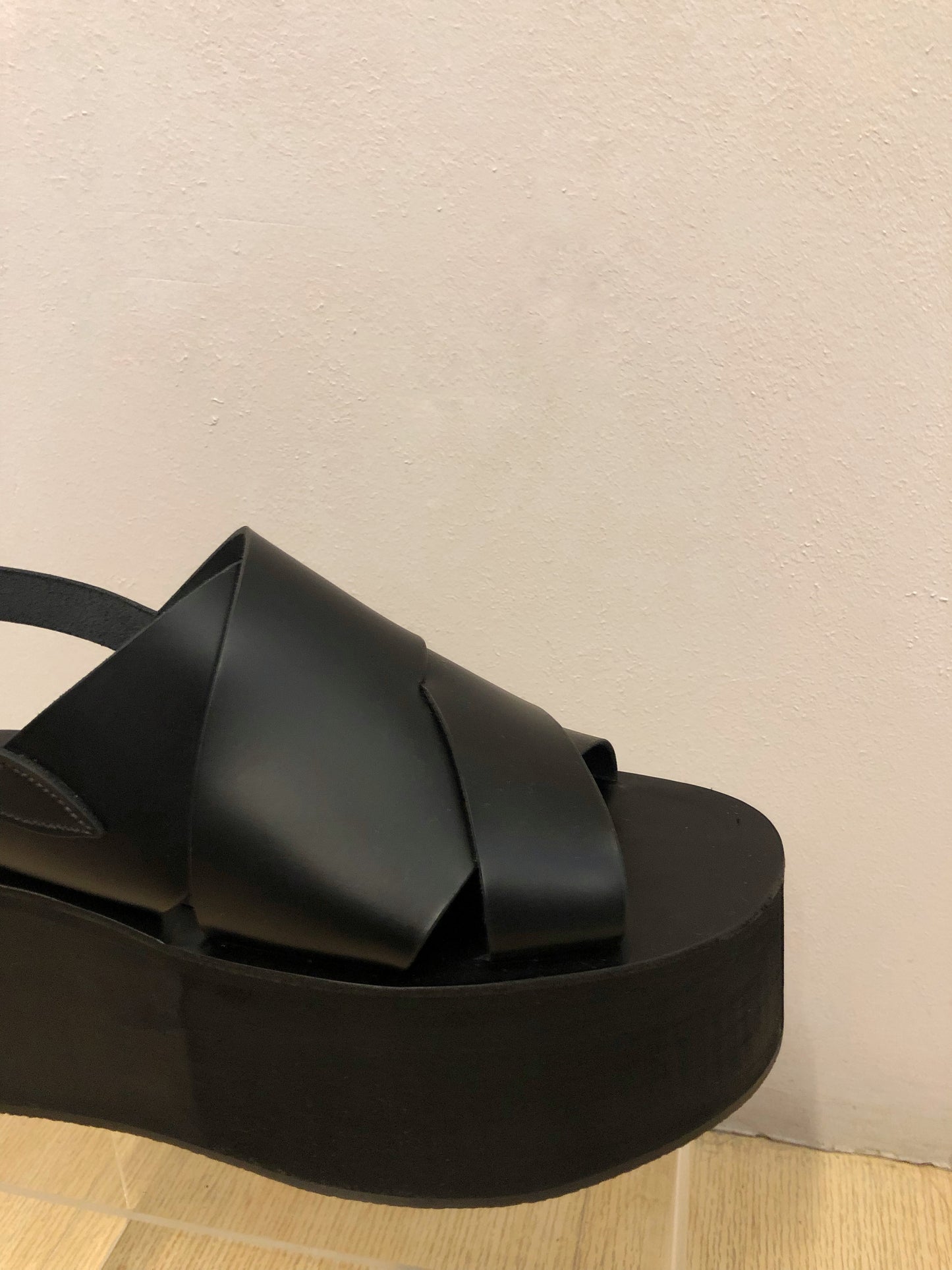 PLATAFORMA FIRST / BLACK