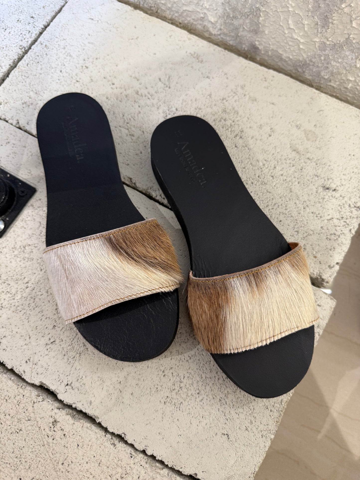 SANDALIA FURRY / CALF HAIR CHIVO