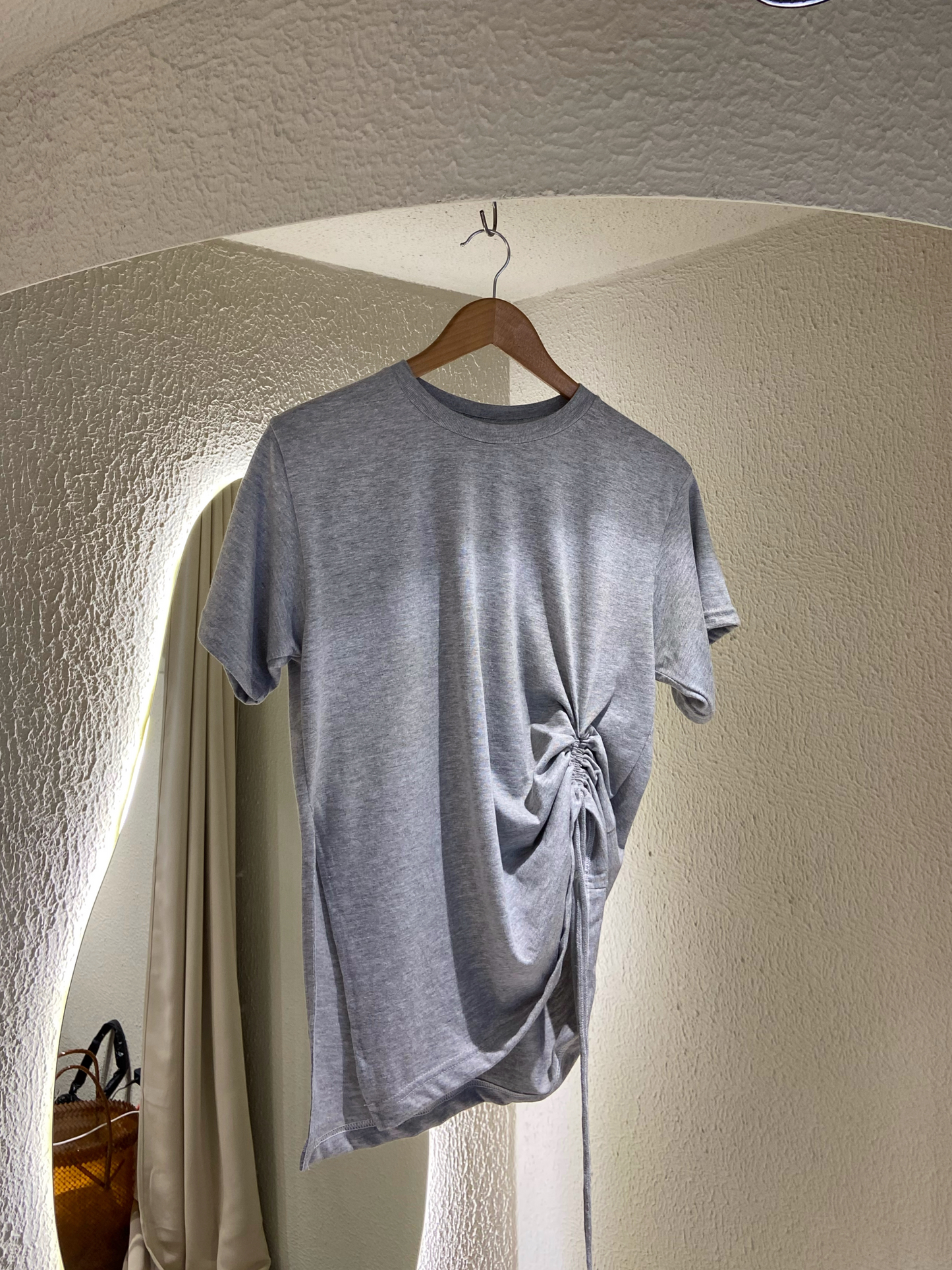 T-SHIRT / RUCHE - GRAY