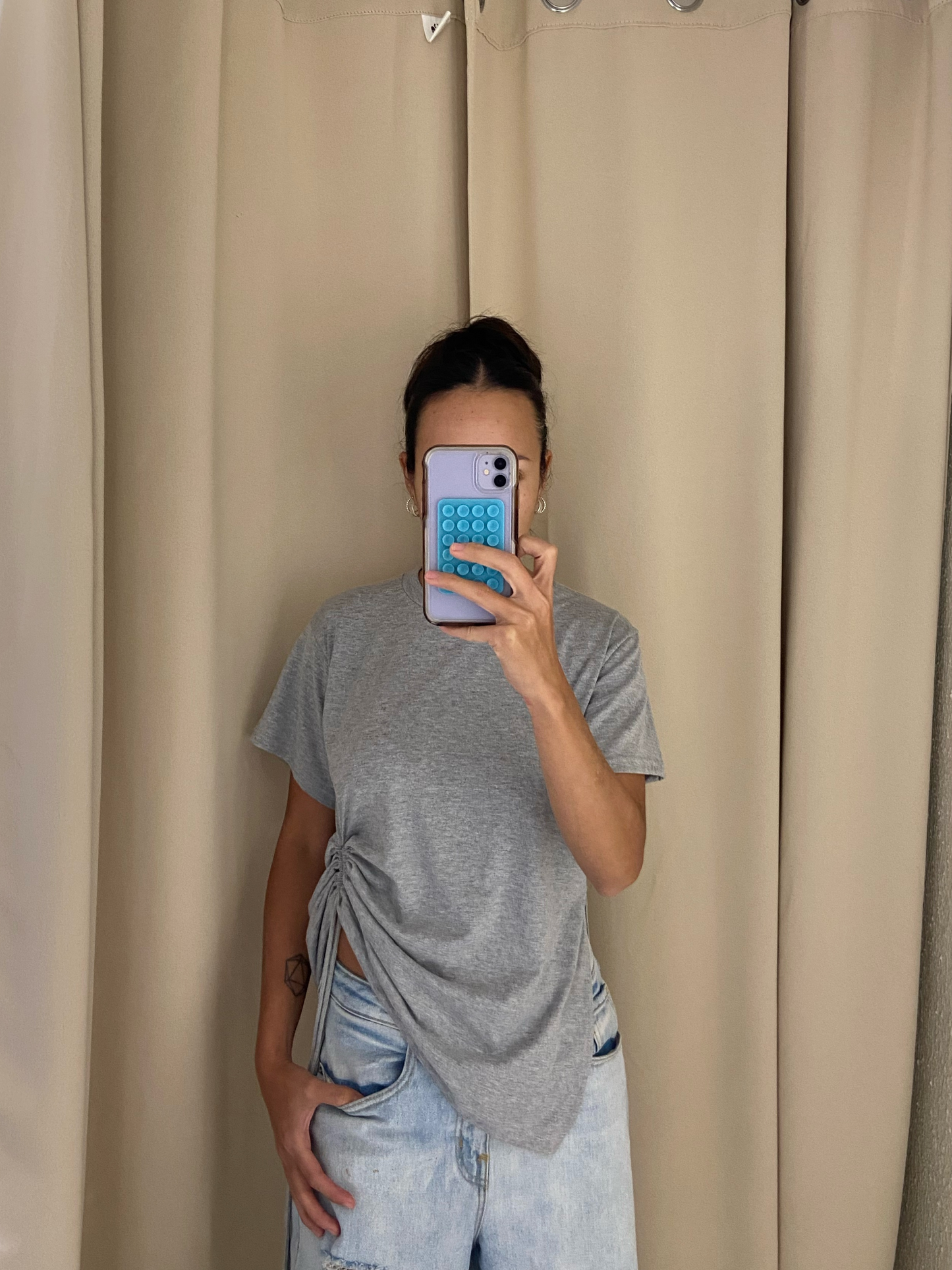 T-SHIRT / RUCHE - GRAY