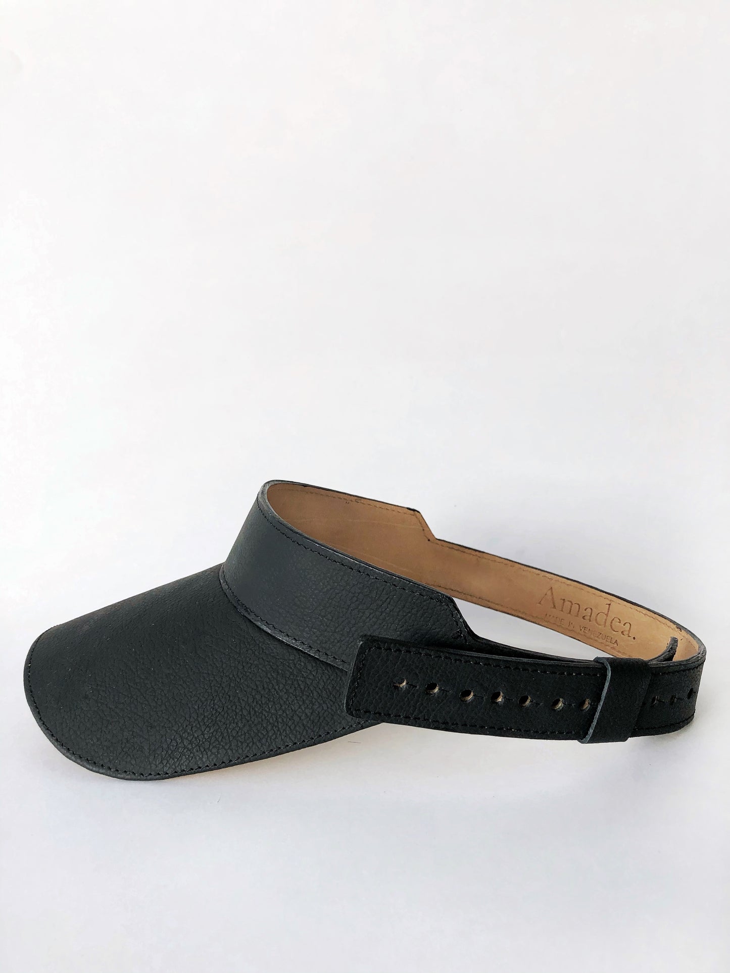 VISERA DE CUERO - BLACK