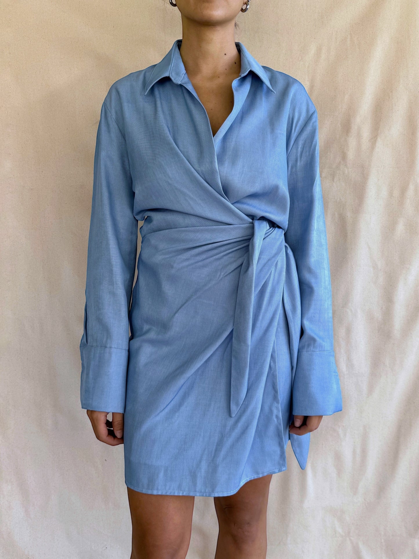DRESS / FLOWY WRAP - BLUE CHAMBRAY