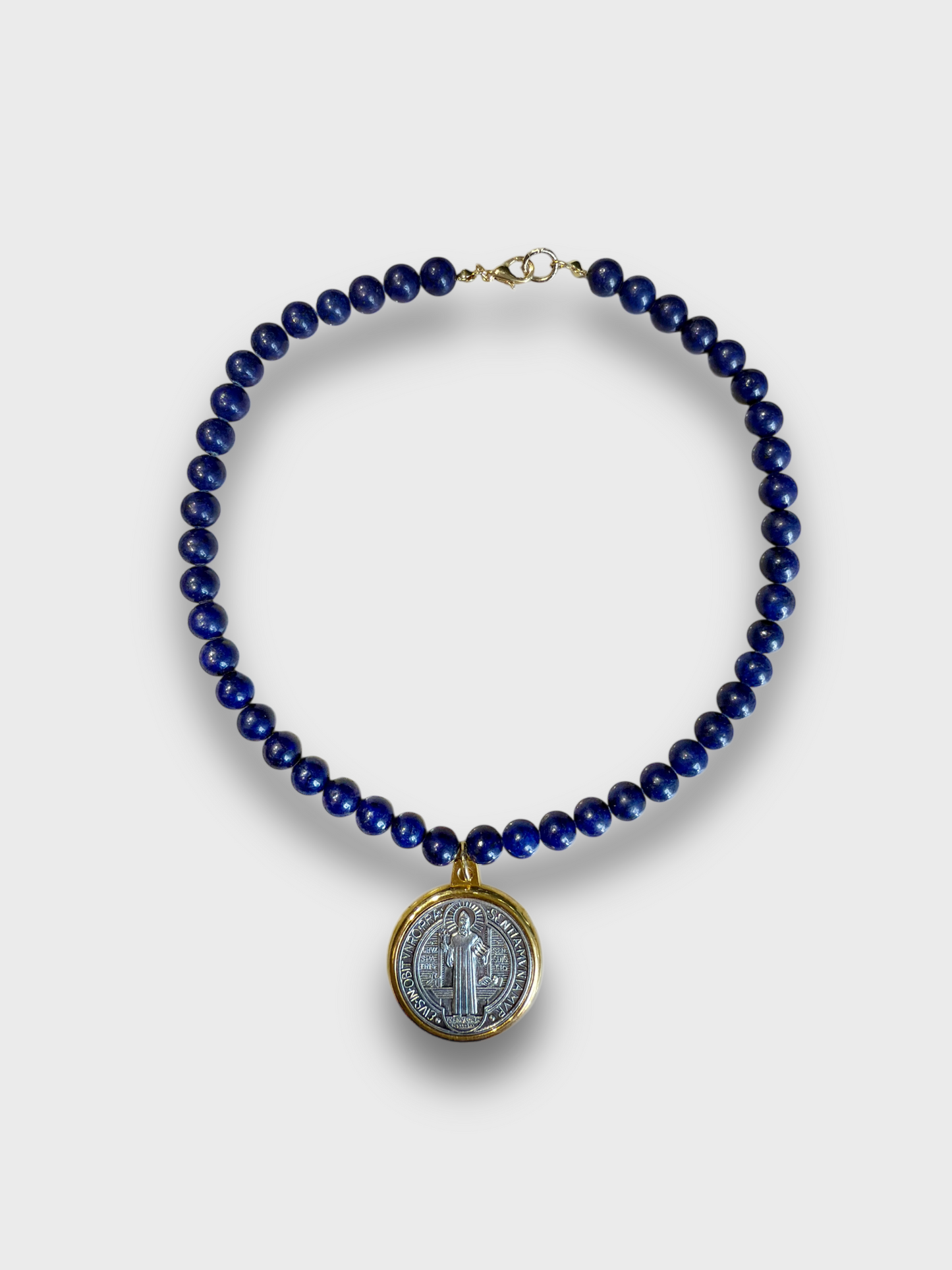 COLLAR PIEDRA AZULITA DIJE SAN BENITO