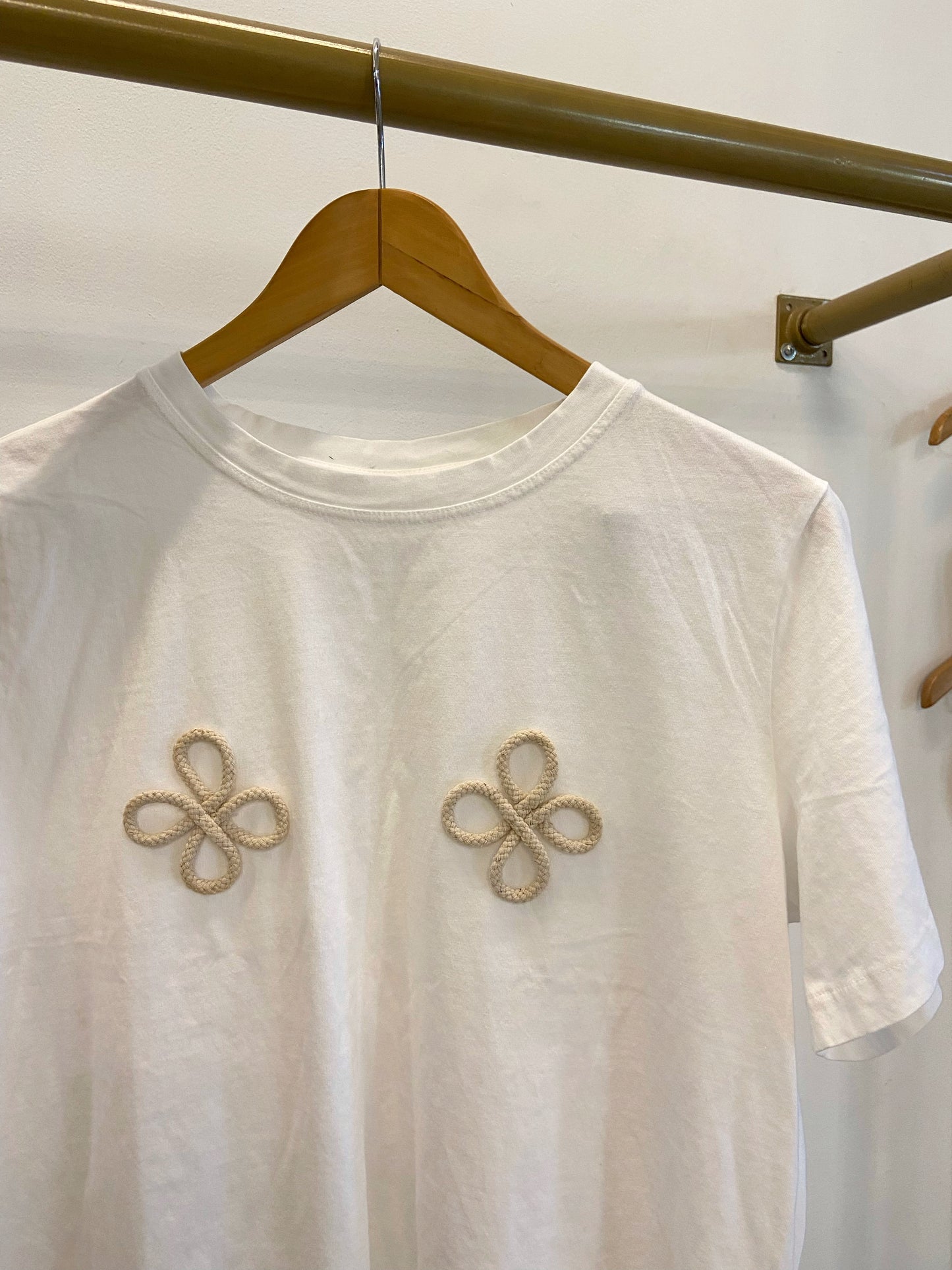 T-SHIRT / CORD FLOWER - WHITE