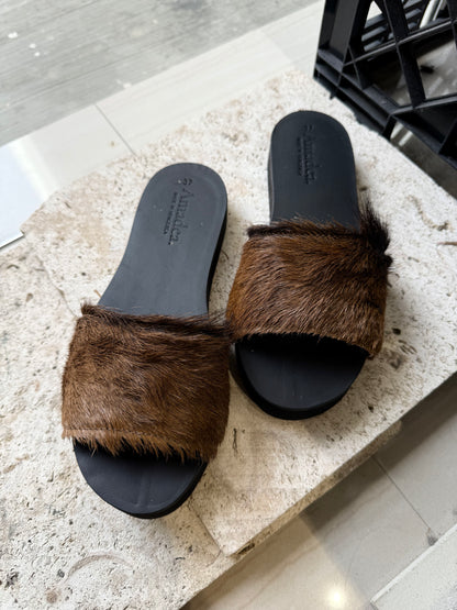 SANDALIA FURRY / CALF HAIR CHIVO