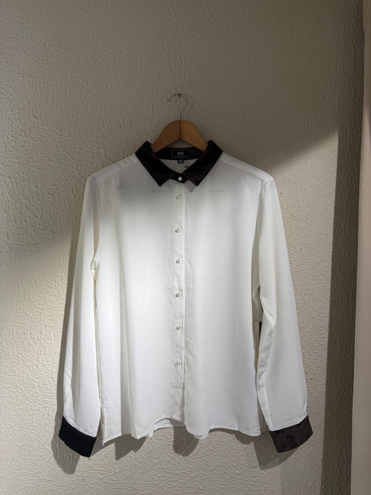 CAMISA HAVE / BLANCO Y CUELLO MARRON