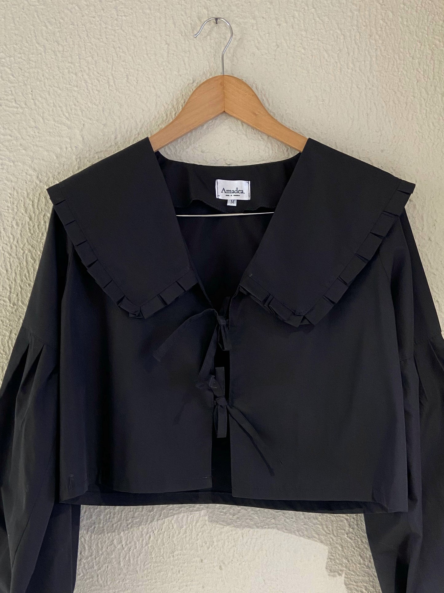 CAMISA CUELLO RUFFLE / BLACK